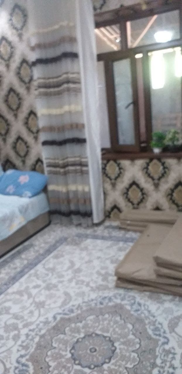 Toshkent viloyati Oqqoʻrgʻon tumani H. Olimjon pemkaKo'p honali uyOilaga emasIshga kelgan erkaklar un
