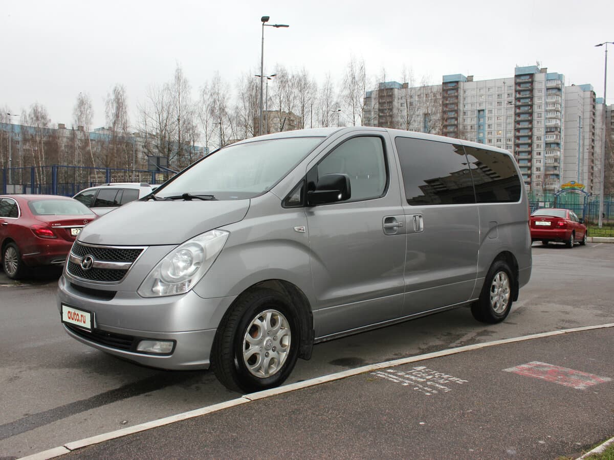 Hyundai H1 8-seater