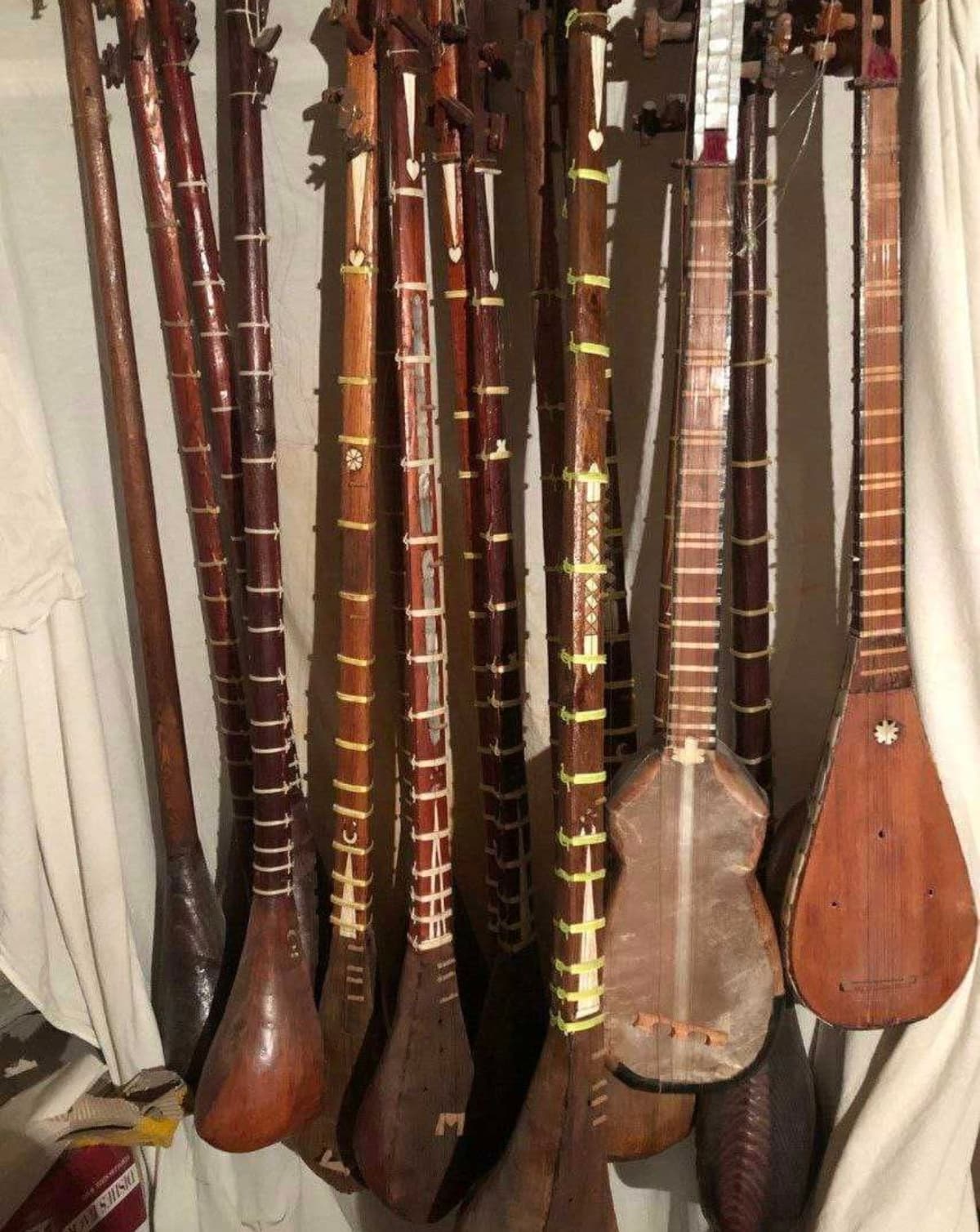 Tanbur (uzbek tanburi)
