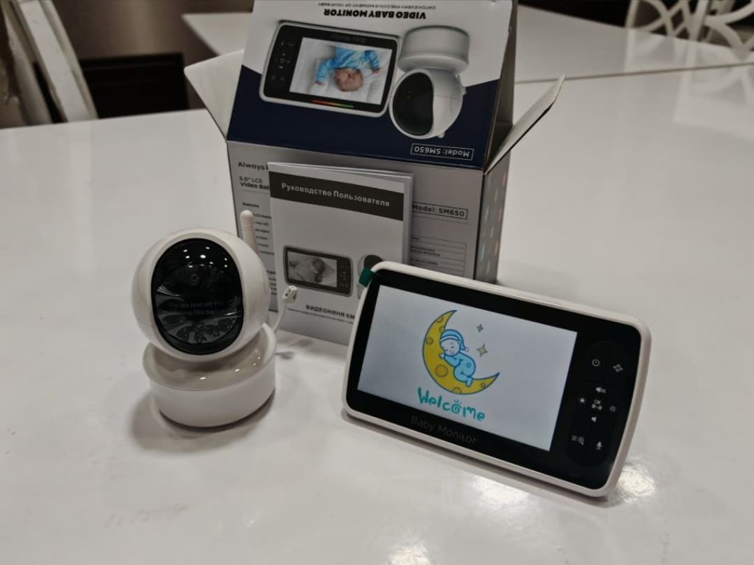 Baby monitor – 360° video control, two-way communication, night vision.