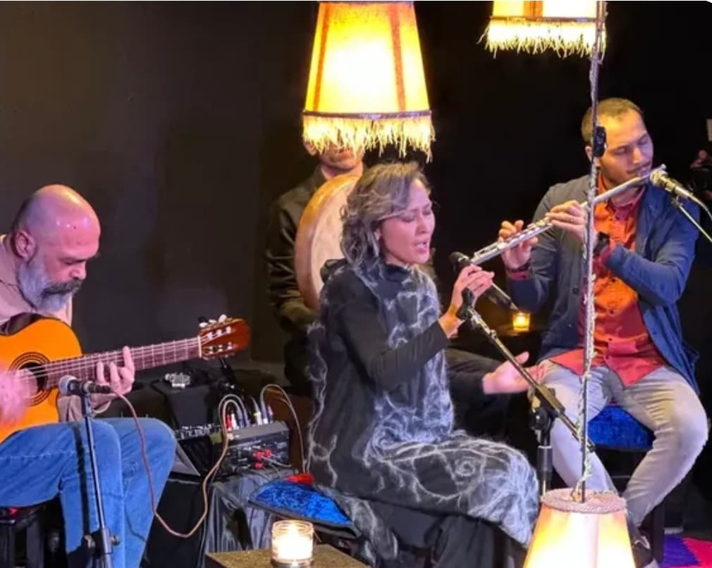 Stage" stand-up club will host a concert by Ohista Jamshid and the Dalahast band.
