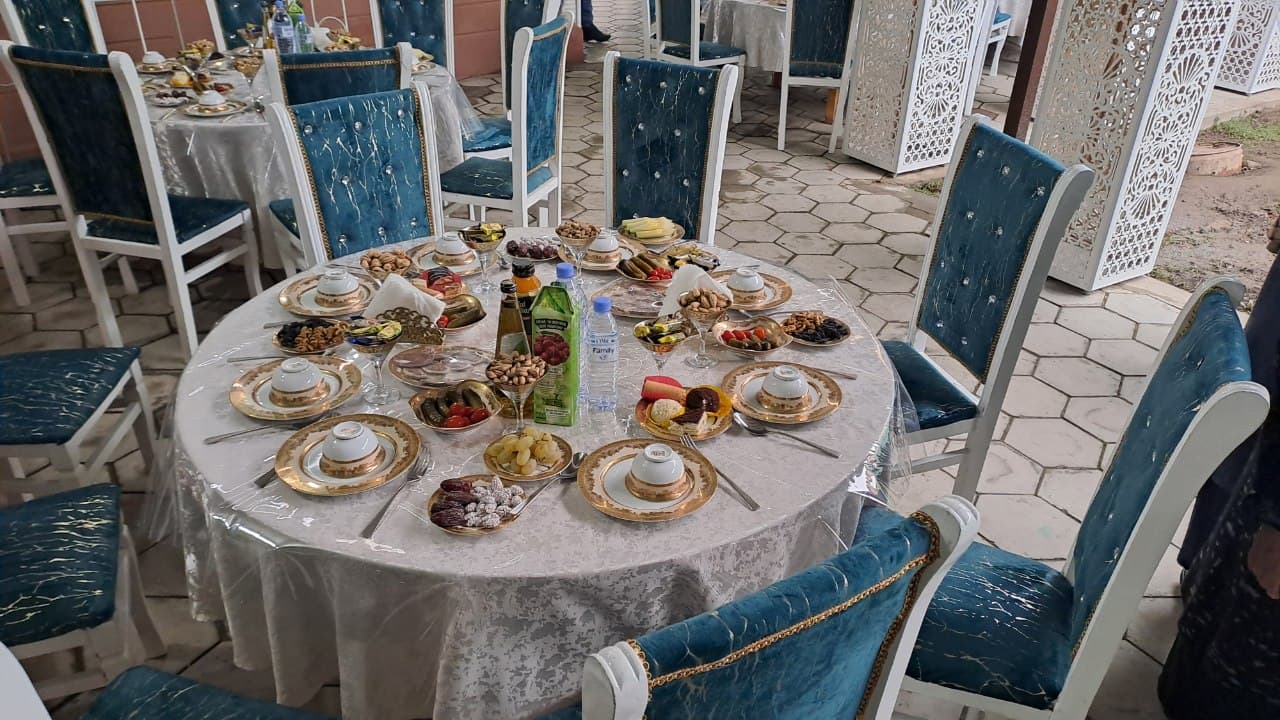 Rent a table chair Fargona