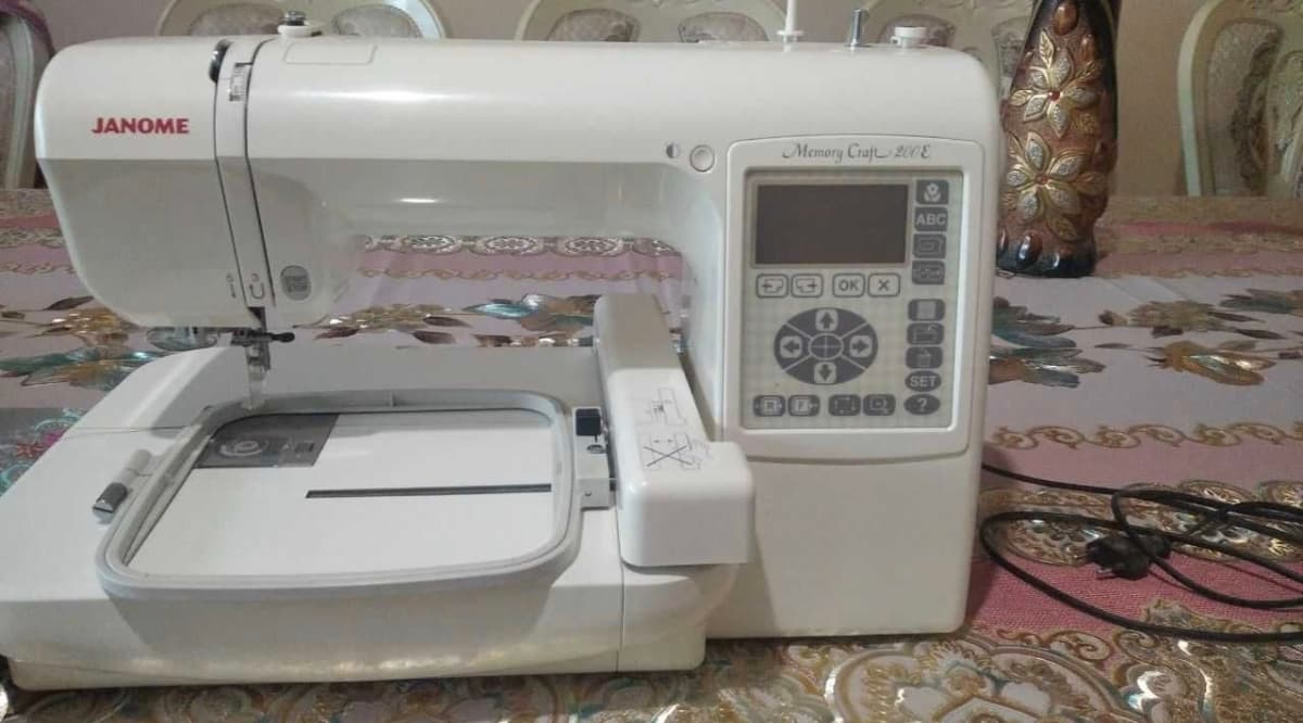 Camouter vishiva Janome sotildi mashinasi