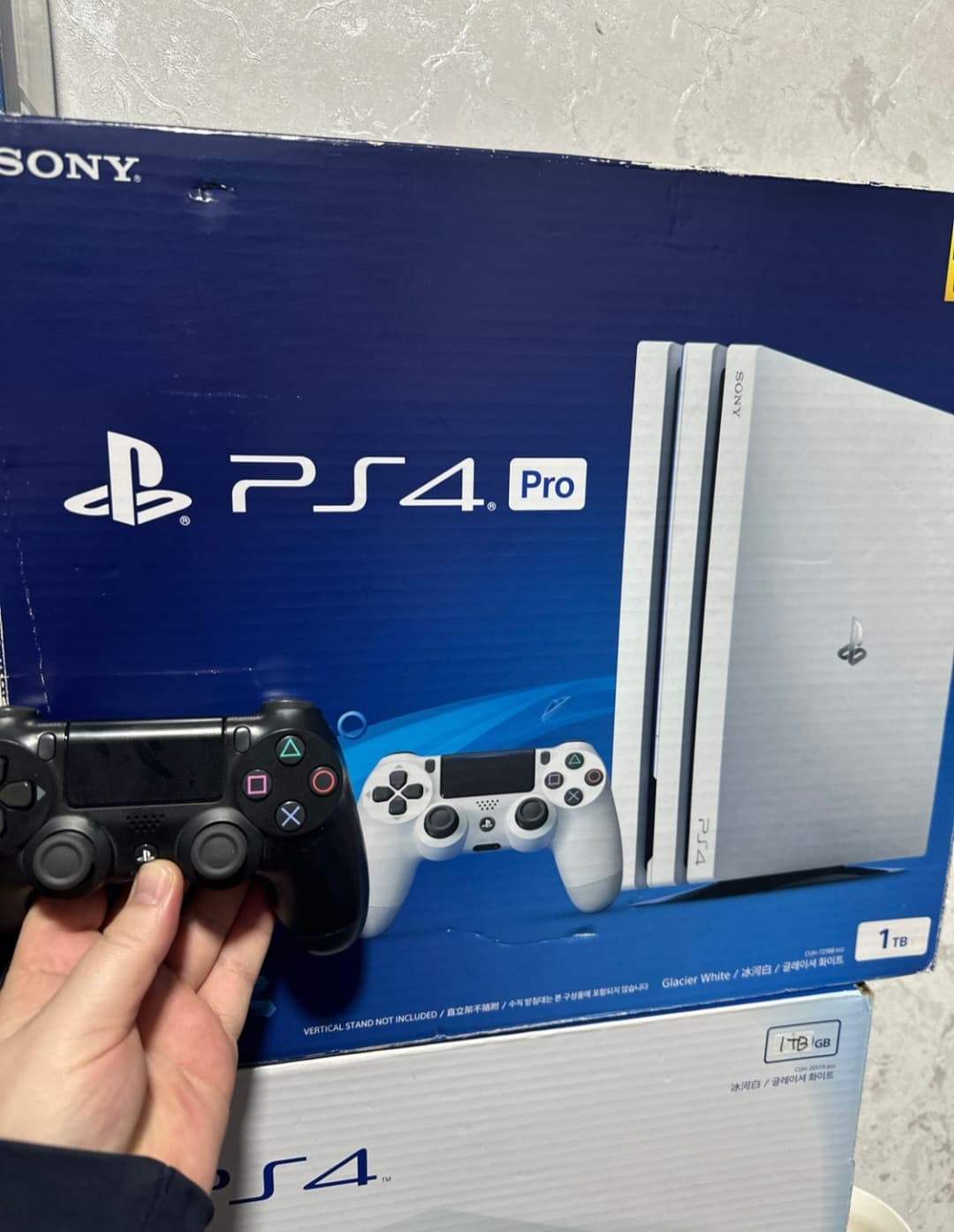 PlayStation 4 Slim Pro 1TB, bortda 15-20 ta original o'yin, 1 yillik kafolat