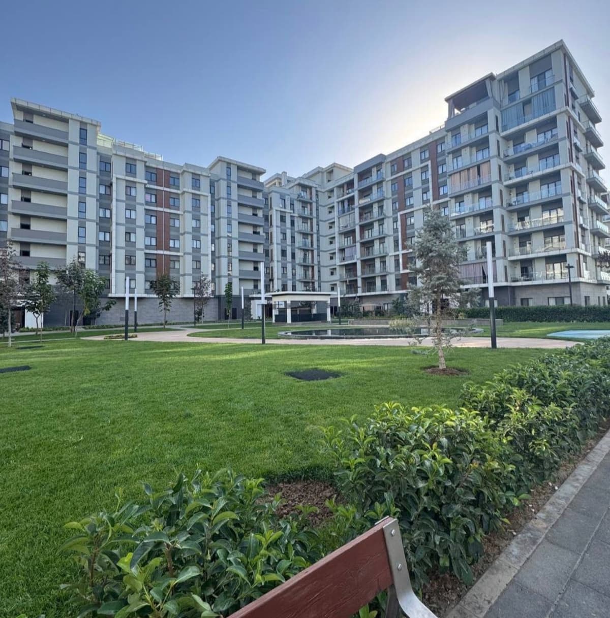 Toshkent shahri Yangi bino RC Gardens 3 xona, 3 qavat, 100m2. Yevro..