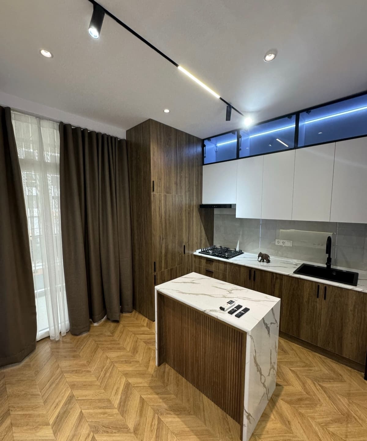 Celebrity Residence'da sotuvda kvartira. Egasi