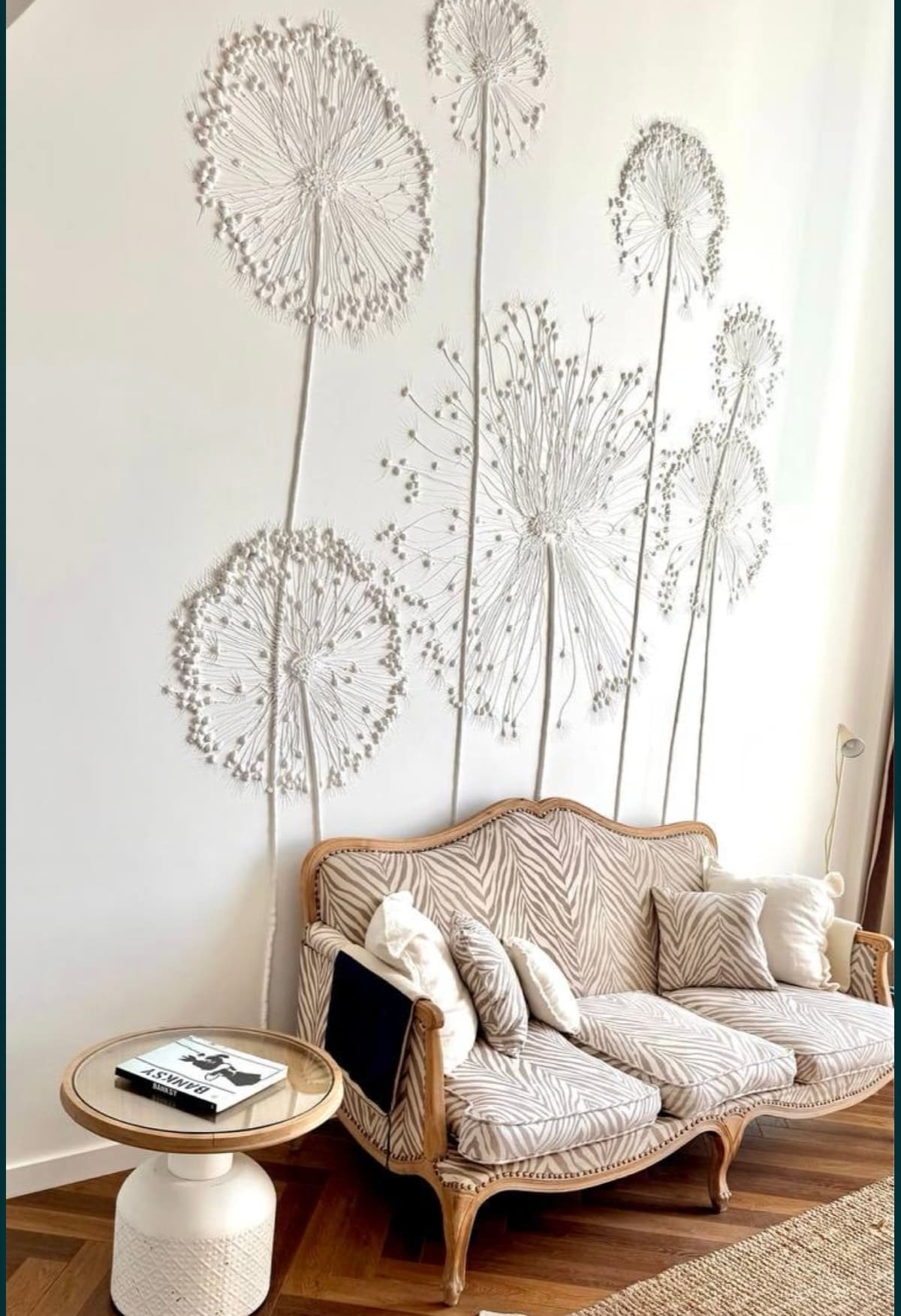 Topoich Most tumani, Maxtumquli ko'chasida joylashgan JK New Life kvartirasi sotiladi. U 45 kvadrat metr maydonga ega va ikki xonadan iborat. E'lon identifikatori: 950704900.
