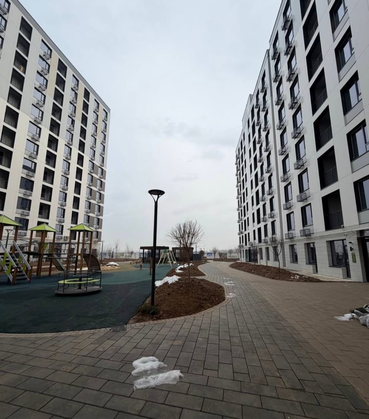NRG Baht, 89.6 m2, shoshilinch sotiladi (800 yuan/m2)