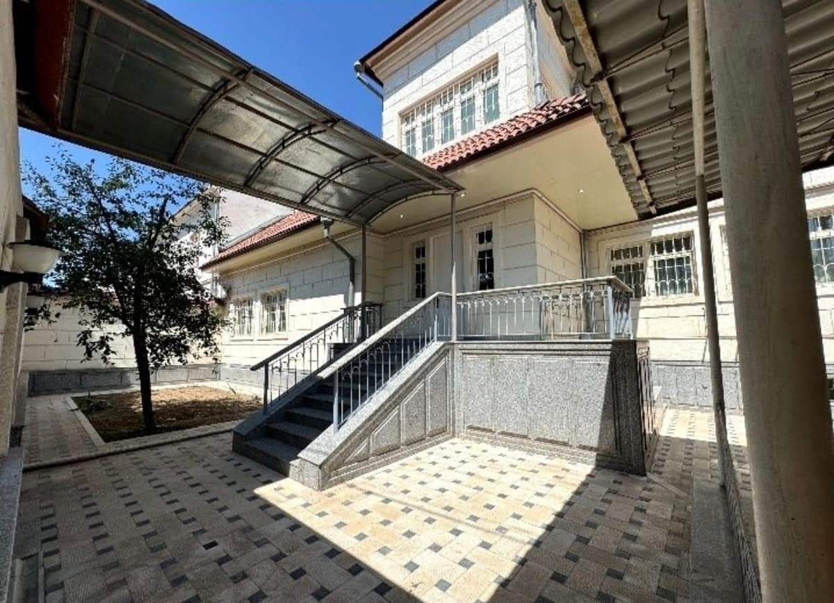 M.Ulugbek INHA Ijara uchun 8 xonali uy