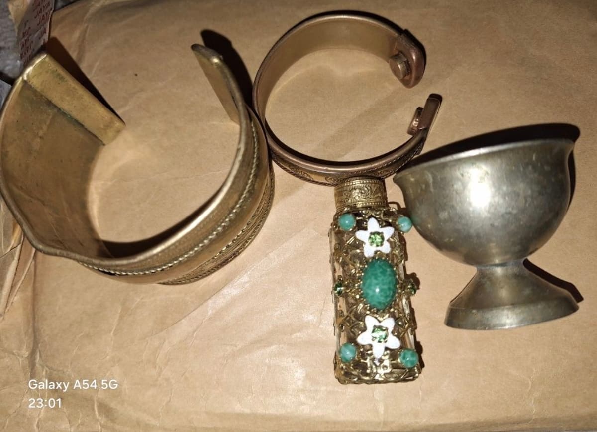 Antique takinchoq va idishlar