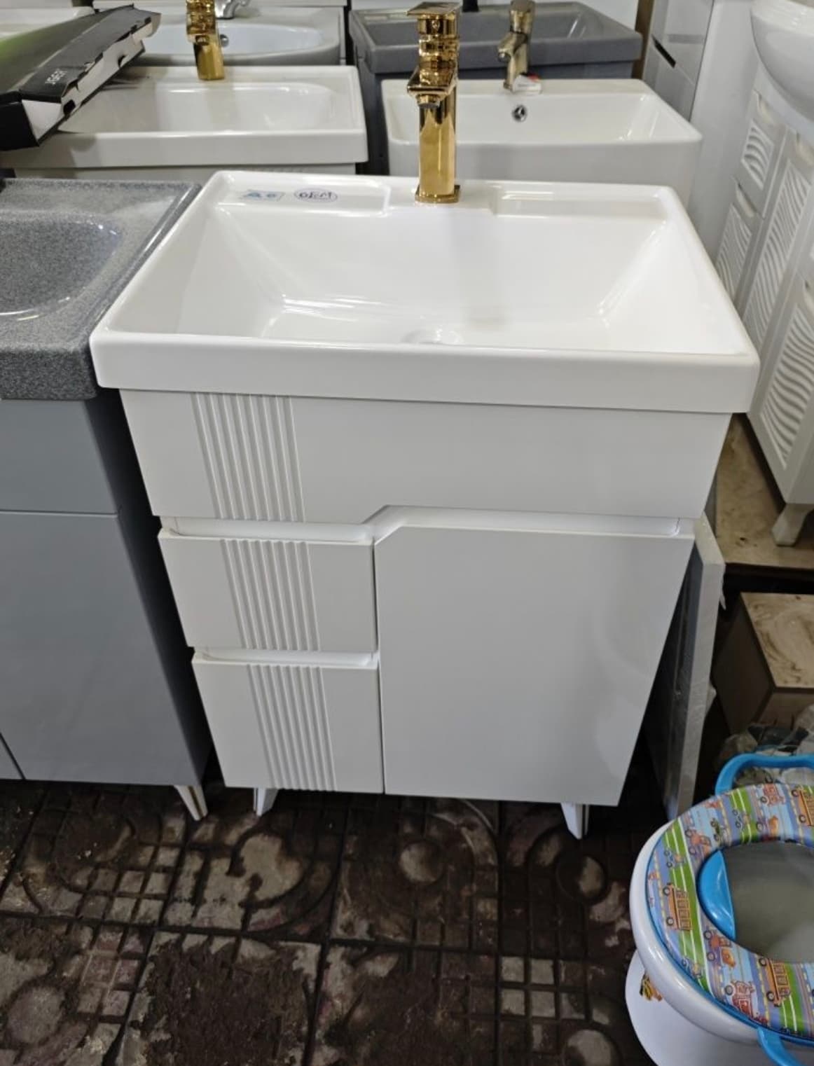 Sink tumba rakvina sink