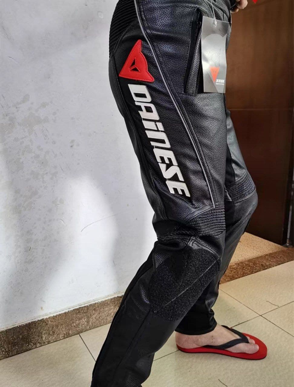 Комплект мотоциклетной куртки Dainese.