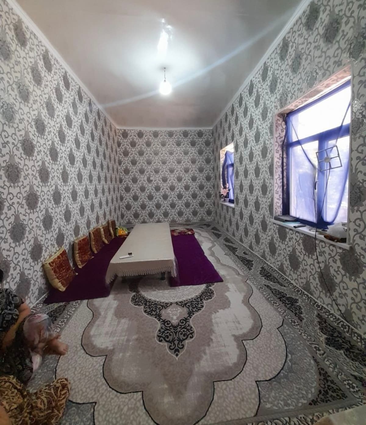 Hovli srochni sotiladi hamma joyi yaxshi