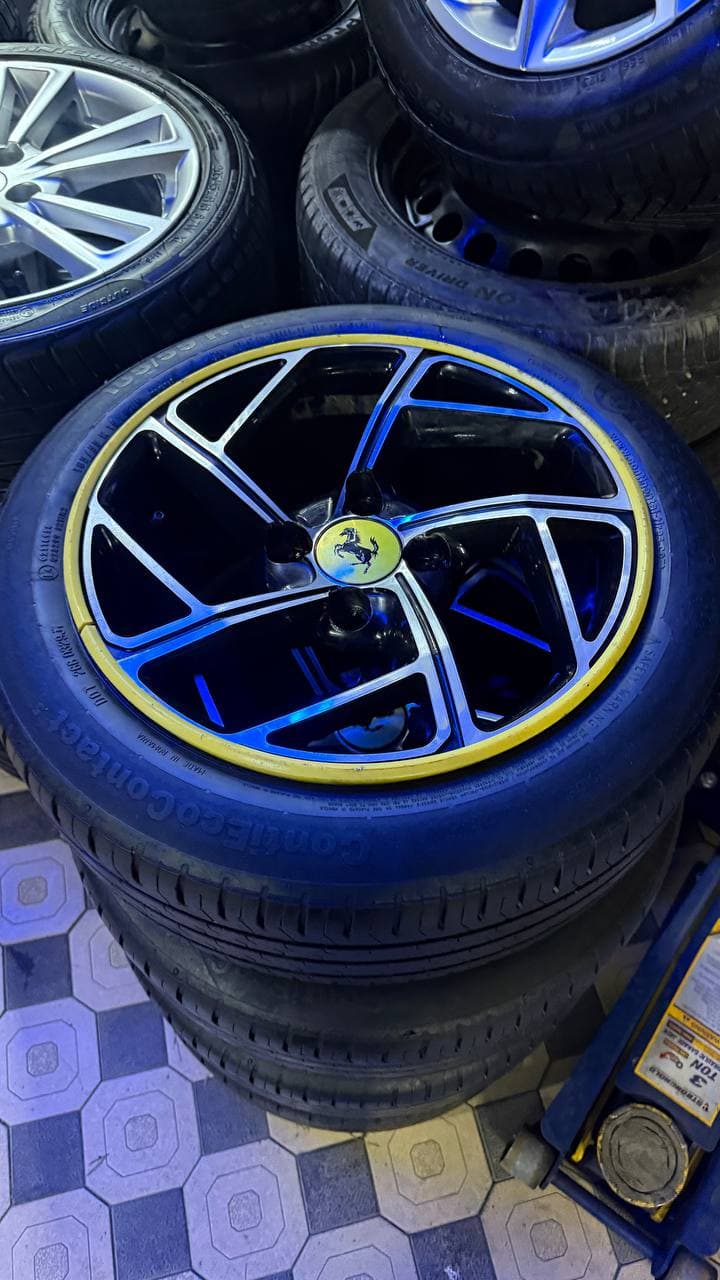 Дисковые шины Bentley R15/185/55, в хорошем состоянии, без дефектов, жёлтые.