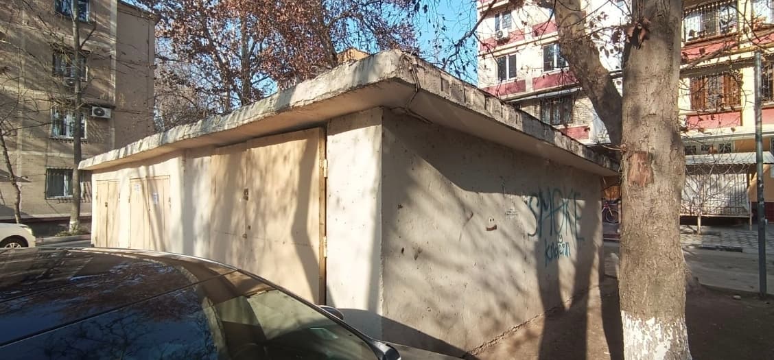 Beton garaj sotiladi yoki ijaraga beriladi
