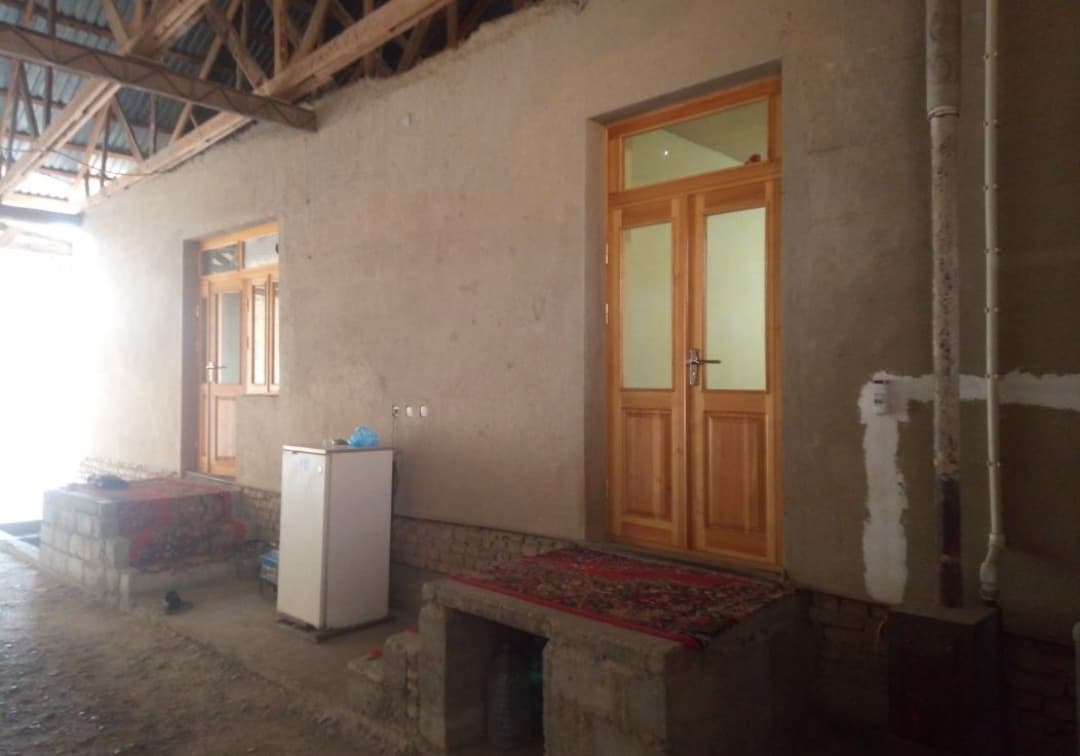 Uy payshanba kuni sotuvda.