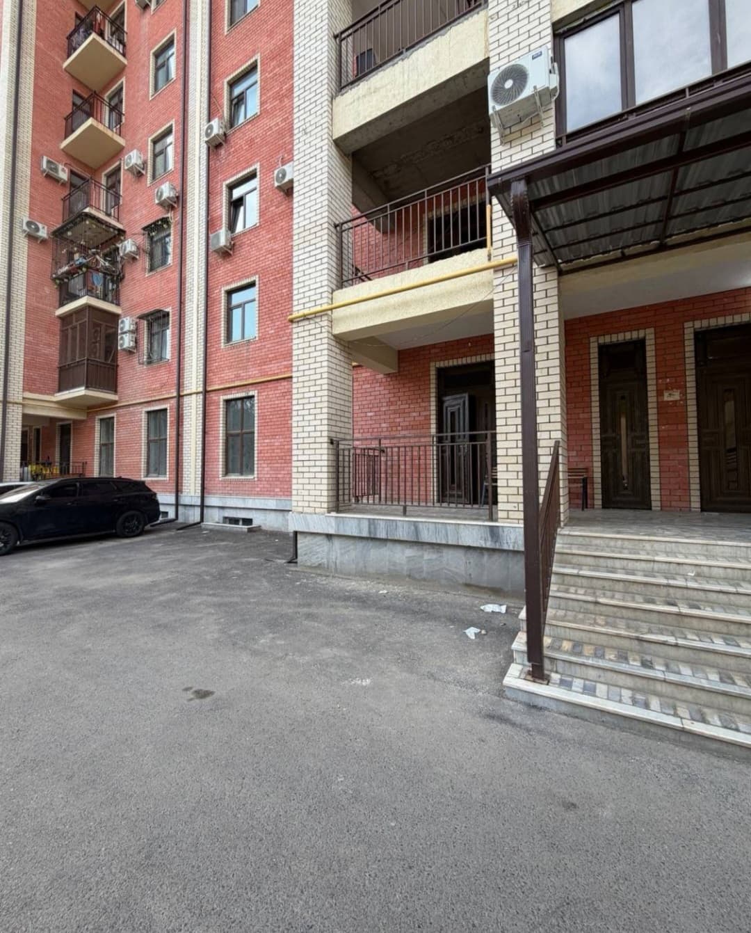 Guncha Versailles Yashash bo'lmagan binolar ikkinchi liniya 135 kv.m qutisi shoshilinch
