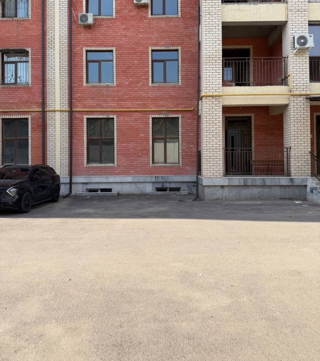 Guncha Versailles Yashash bo'lmagan binolar ikkinchi liniya 135 kv.m qutisi shoshilinch