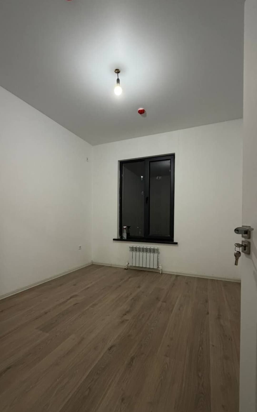 JK Assalam Sokhil hududida bir xonali kvartira sotilmoqda.