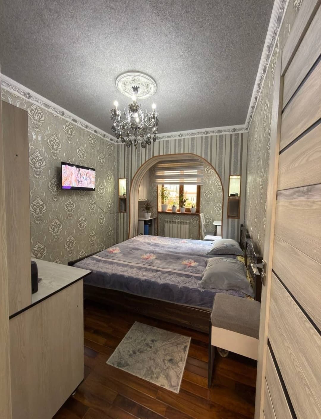 Tuzeldagi uy [Diamond] (ta'mirlash, 2/3/7 yevro), sotuvda, ofis jihozlari.