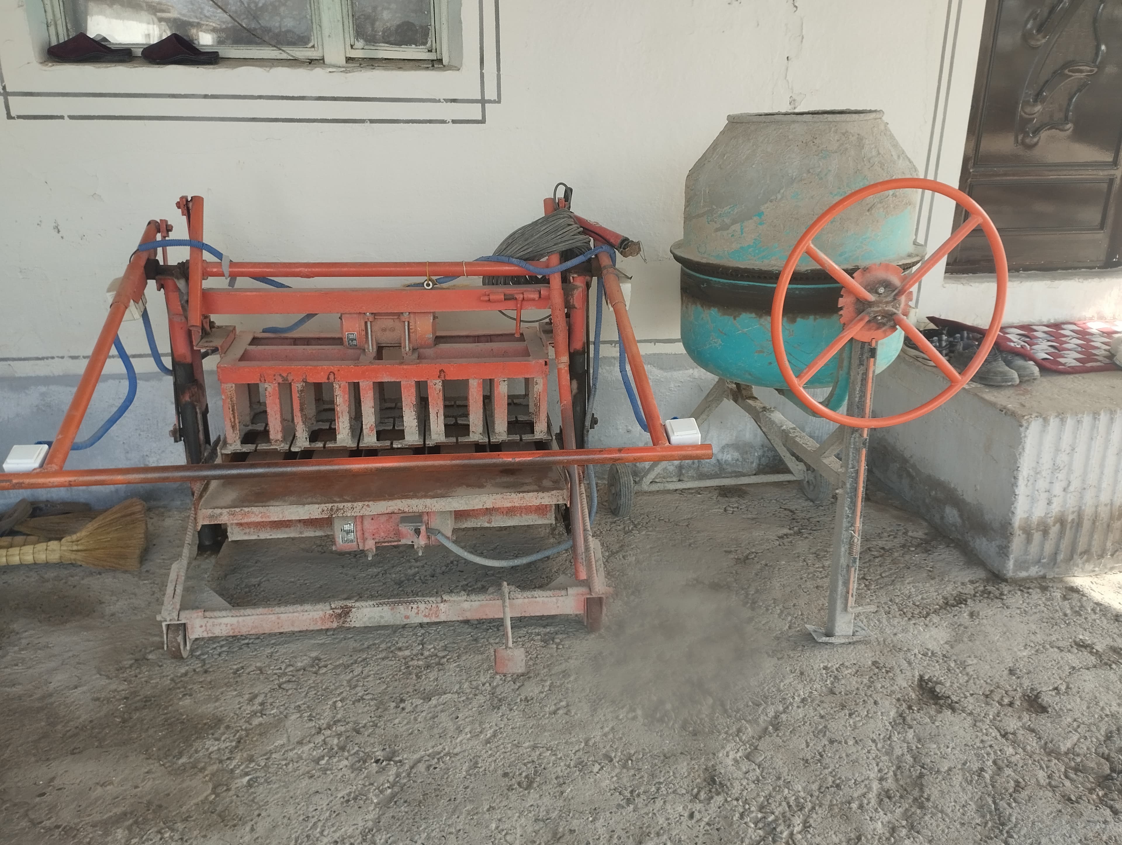 slag block machine mishalka is for sale, there are other things too