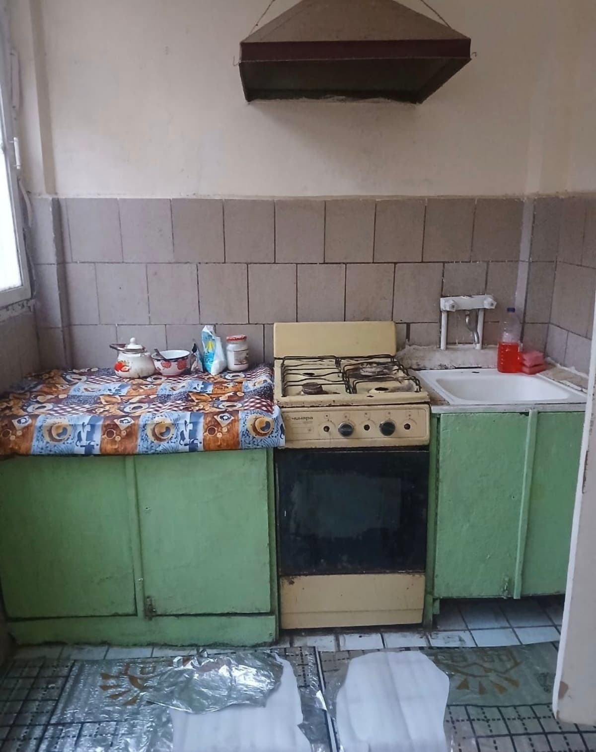 Qarshi shahar viloyat pirakiraturasi yonida