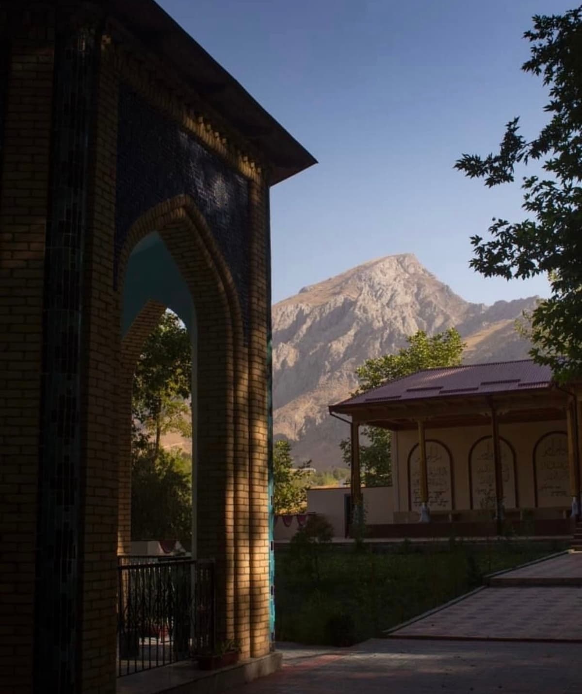 The meeting point is Samarkand. Excursions in the capital of the empire of Amir Temur