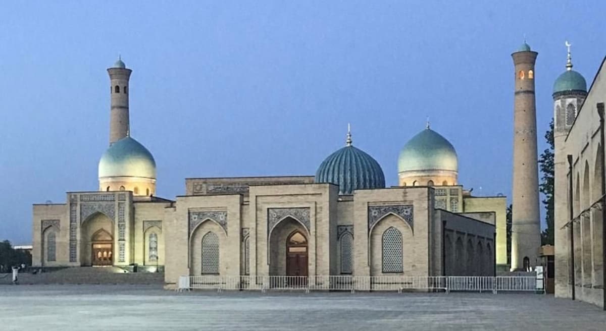O'zbekiston, Markaziy Osiyoda ekskursiya va Ziyarat hamda xorijiy poyezdlar