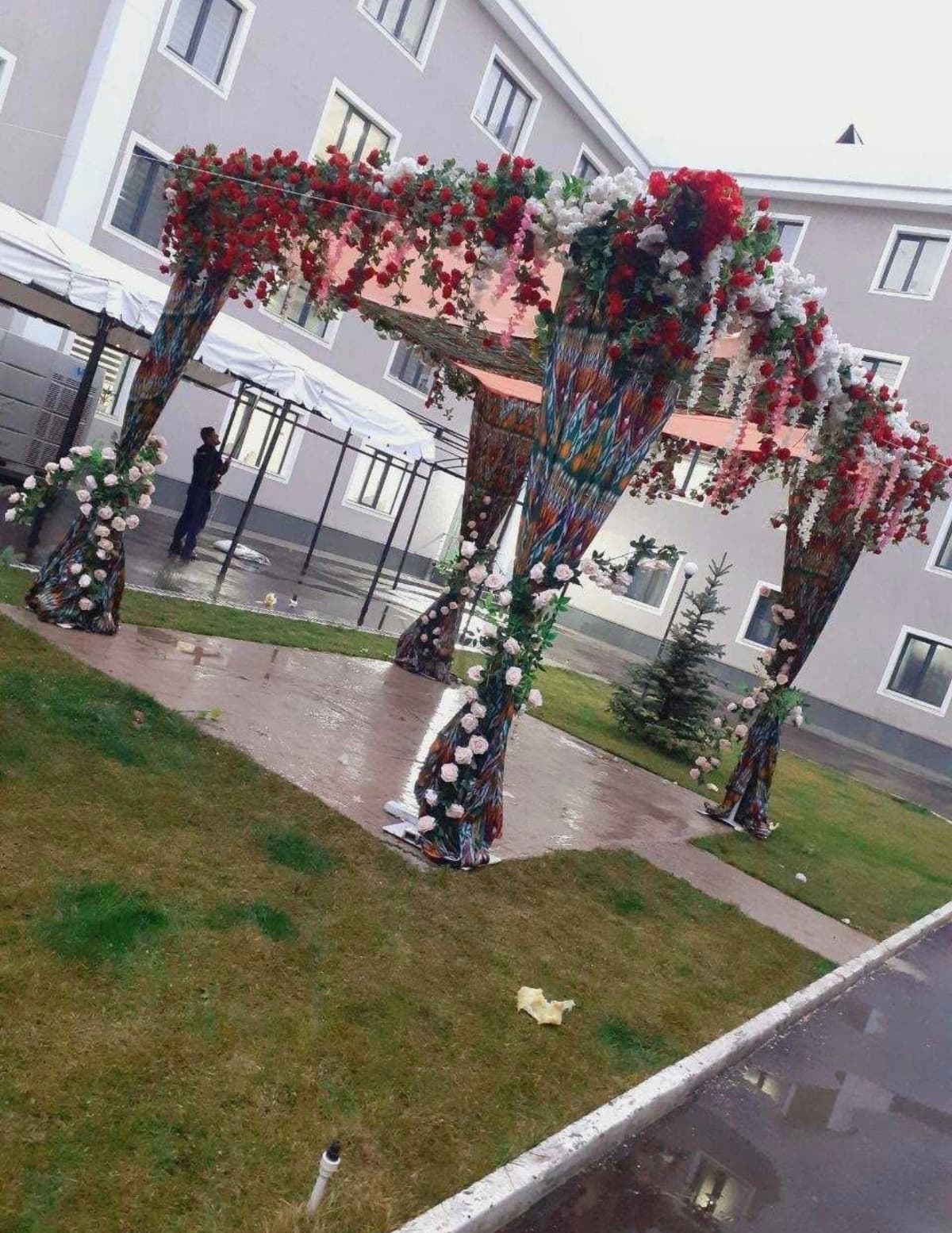 Bayram tadbirlarini utkazis, bezash