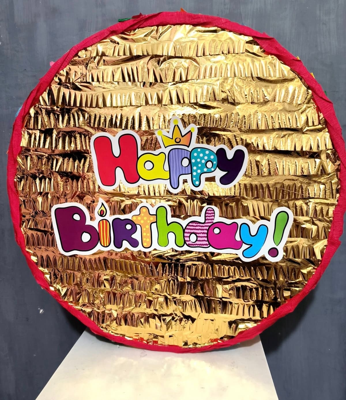 Pinata tug'ilgan kuni bilan