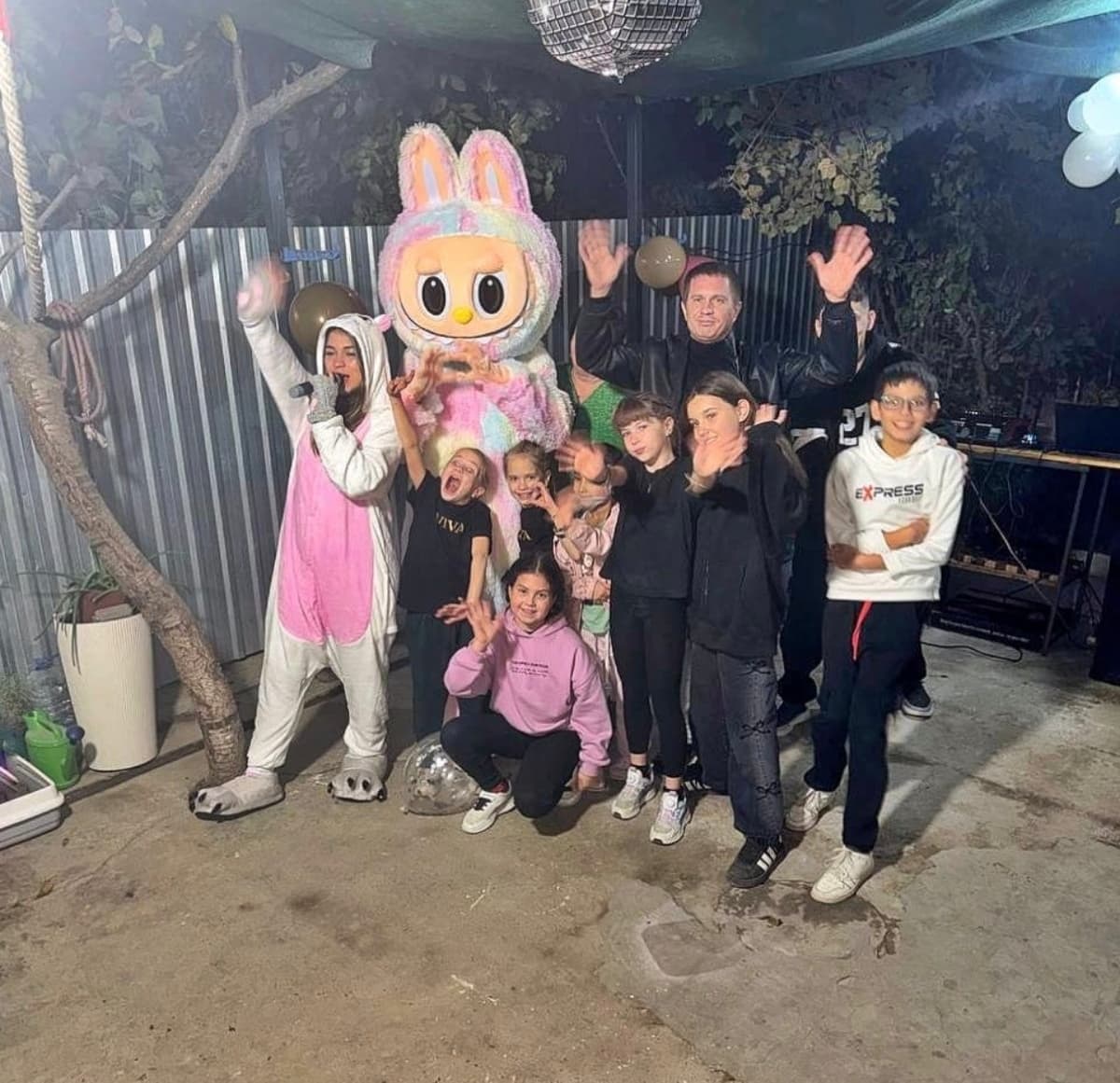 Animatorlar. Labubou tug'ilgan kunida!