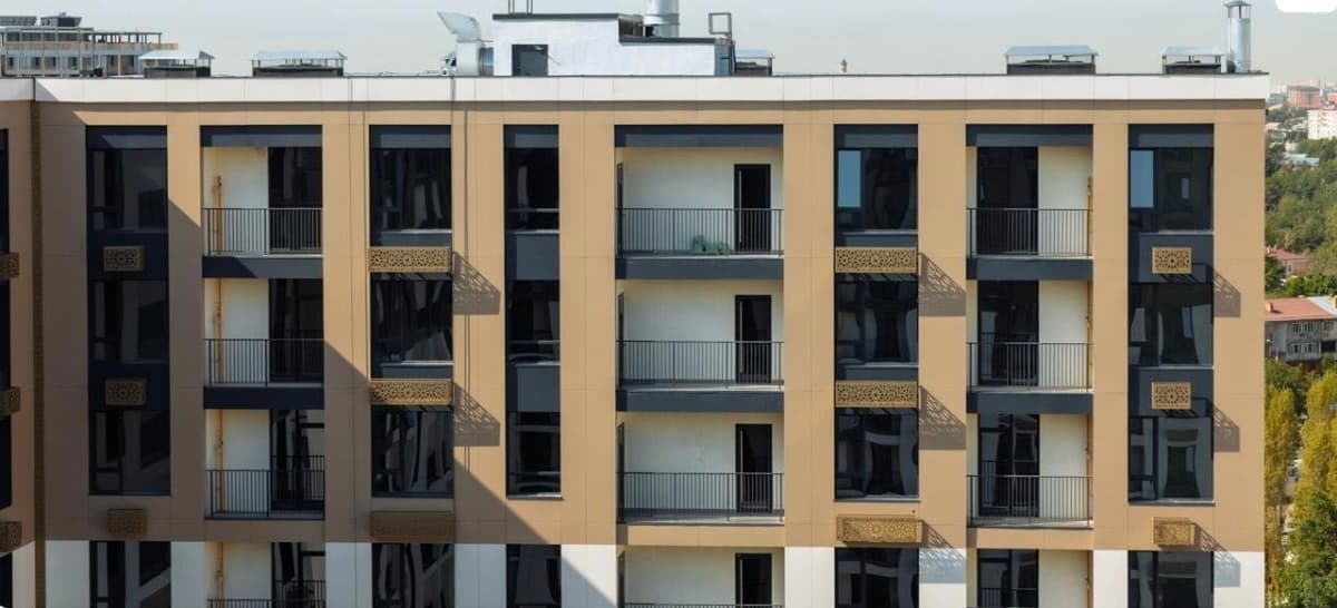 3 xonali kvartira Ipoteka va to'lovlar mavjud