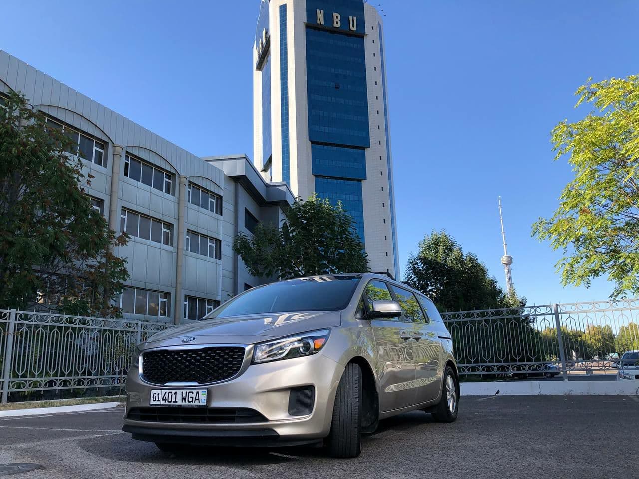 KIA Sedona avtomobilini ijaraga olish (mavjud) - 8 o'rindiqli miniven. Kuniga 650 000 so'm.