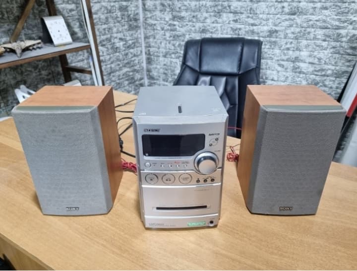 Sony musiqa markazi ijarada.