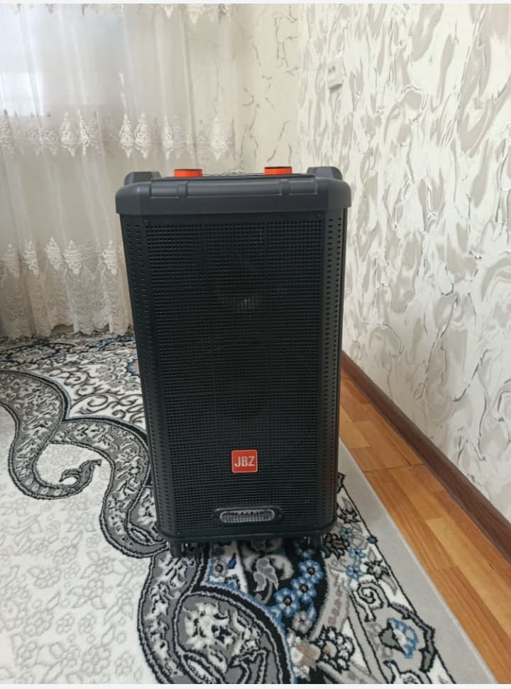 Ijara, karnaylar, mikrofon, kuchaytirgich, karaoke. To'ylar, bayramlar, tug'ilgan kunlar, taqdimotlar va boshqa tadbirlar uchun.