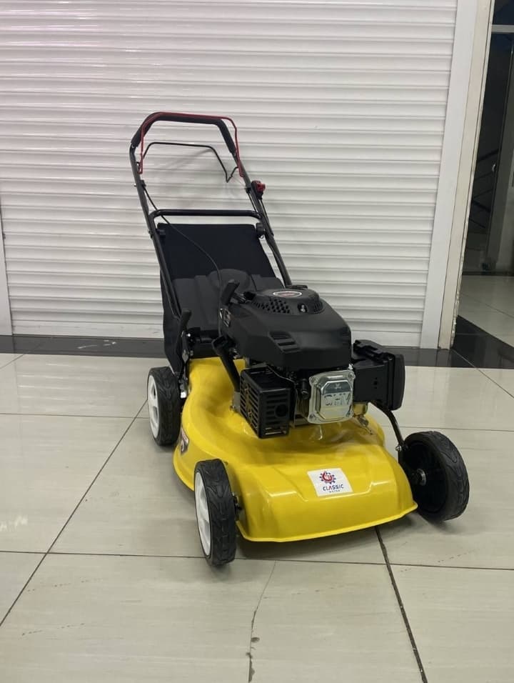 Lawn rentalMower Legend