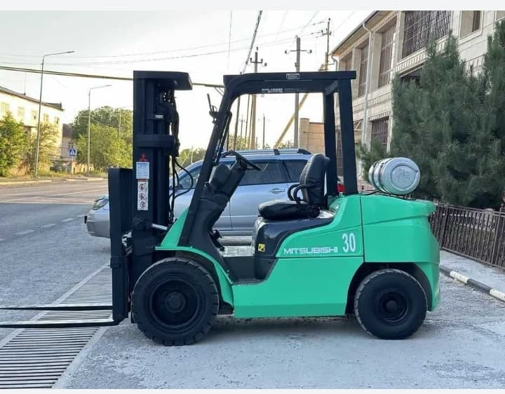 Forklift rental