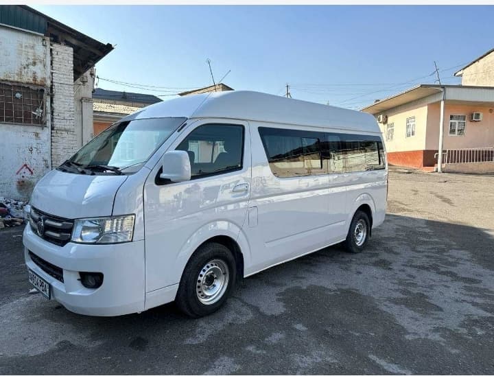 Rent a minibus Foton