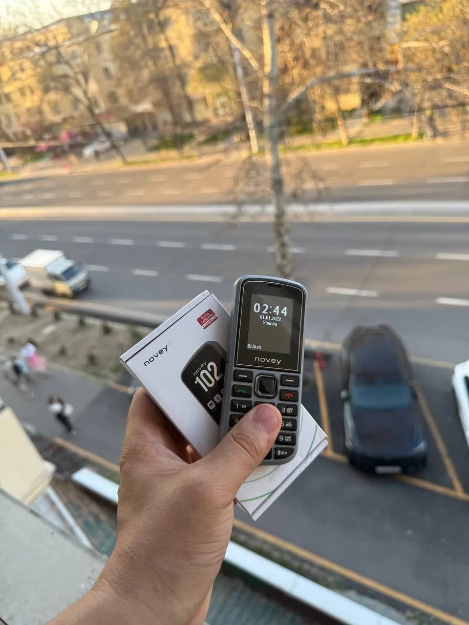 Novey 102  sotaman arzon ga   Yengidek turibdi
