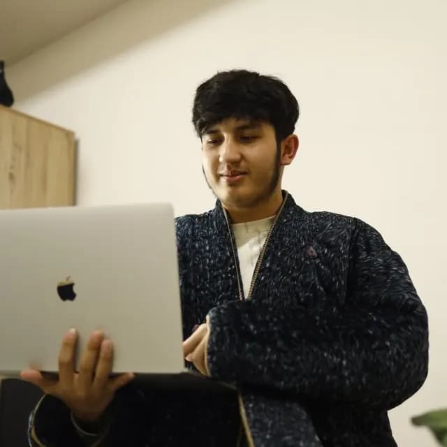 SMM menejer kerak
