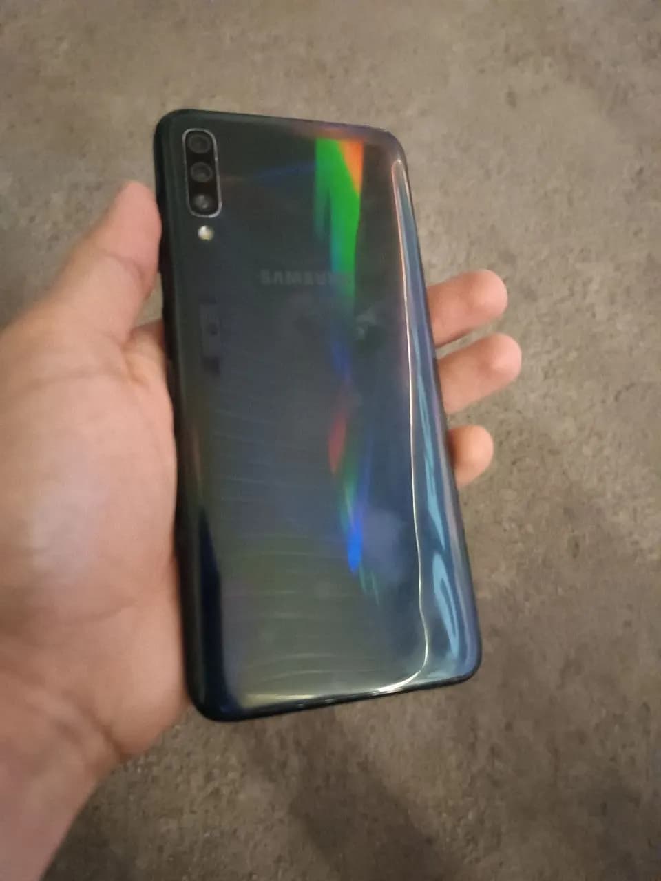 Samsung A70 srochna Sotiladi