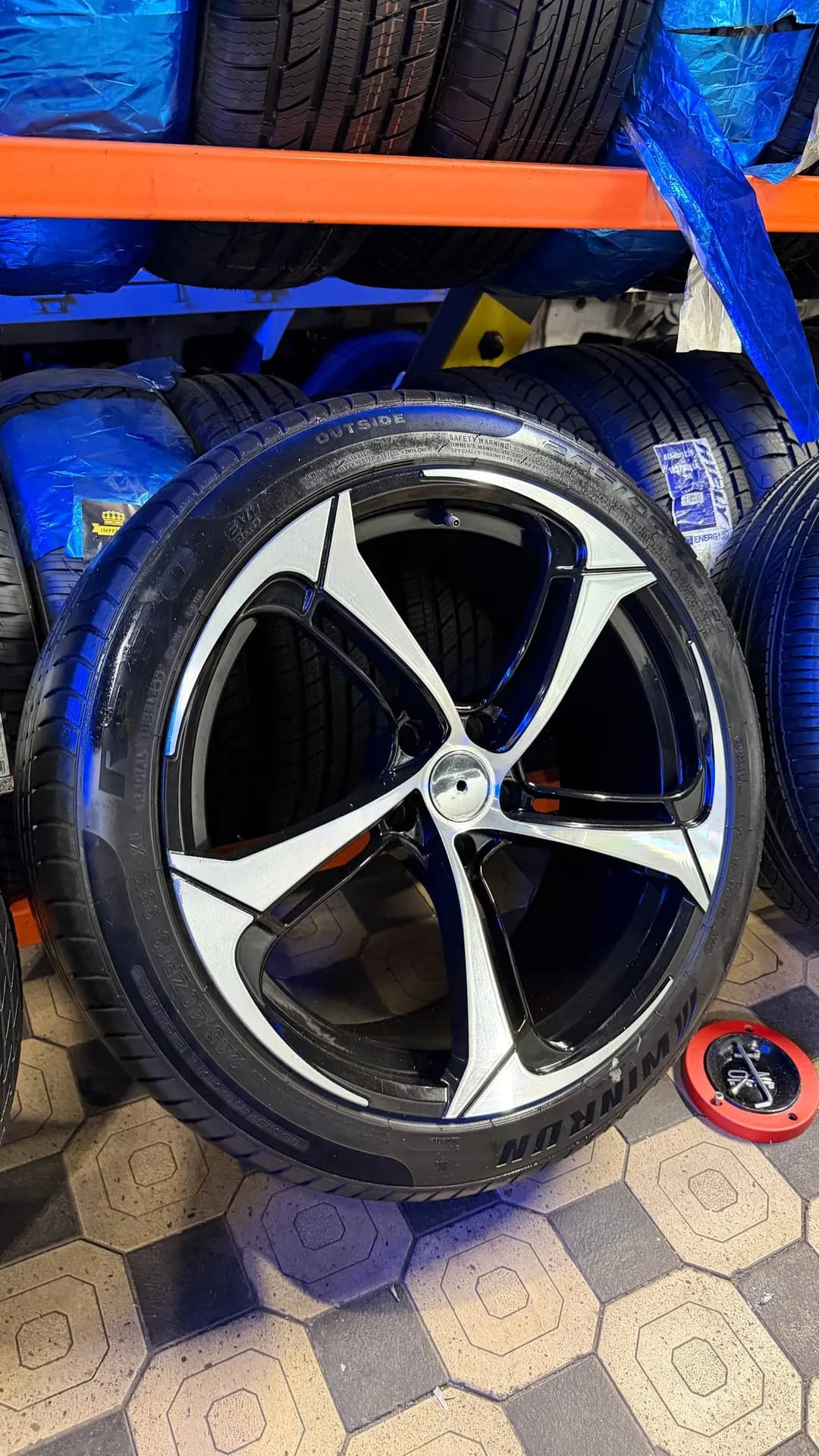 Oroq R19/245/40 diska balon holat zor