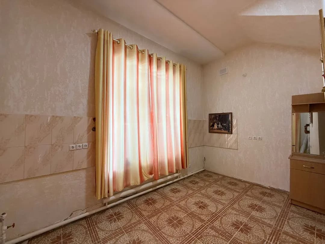 TAYYOR 4 SOTIQLI 2 QAVATLI UCHASTKA SOTILADI