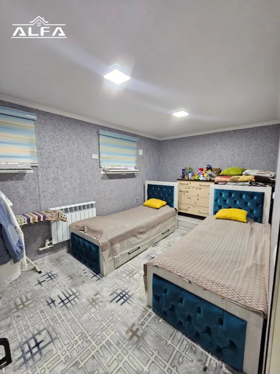 4 xonali qilingan 55m² +55m² podval dublex proyekt. 1-qavat.5 qavatli yangi gʻishtli dom.Ko‘plab jihozlari qoladi.