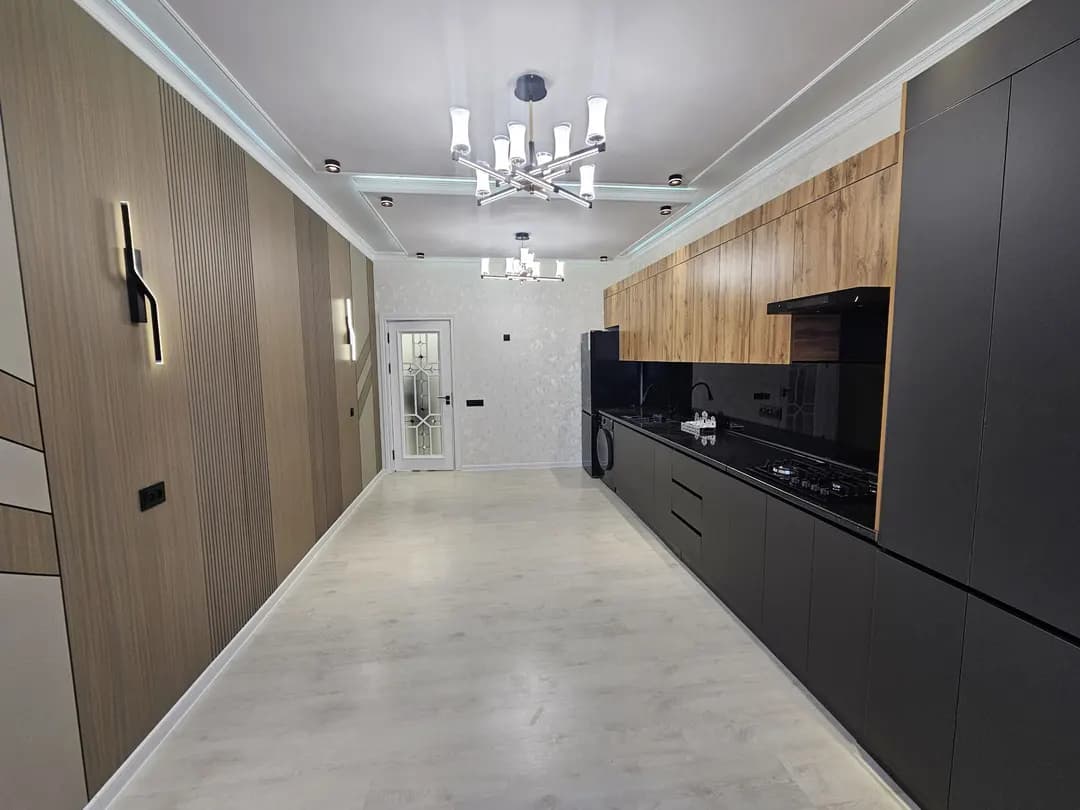 3 xonali qilingan 100m² 6-qavat.Hechkim yashamagan.Barcha jihozlari qoladi