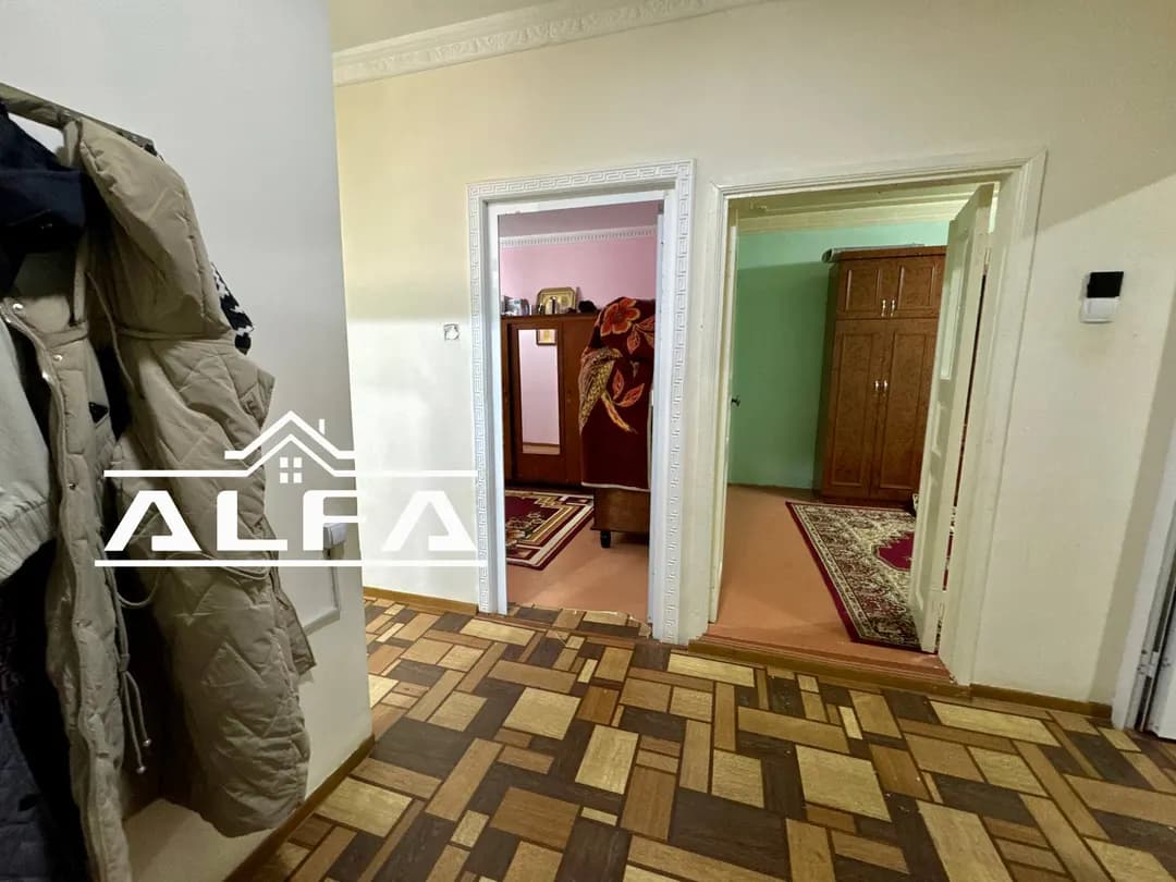 3 xonali 85m2 kvartira sotiladi