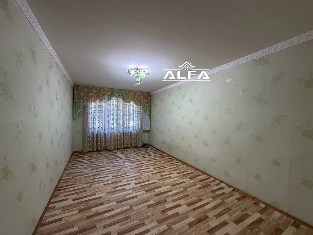 3 xonali kvartira sotiladi