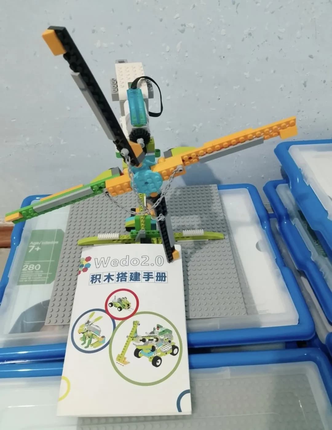 7-14 yoshdagi bolalar uchun maxsus robototexnika to'plami Lego Wedo 2.0