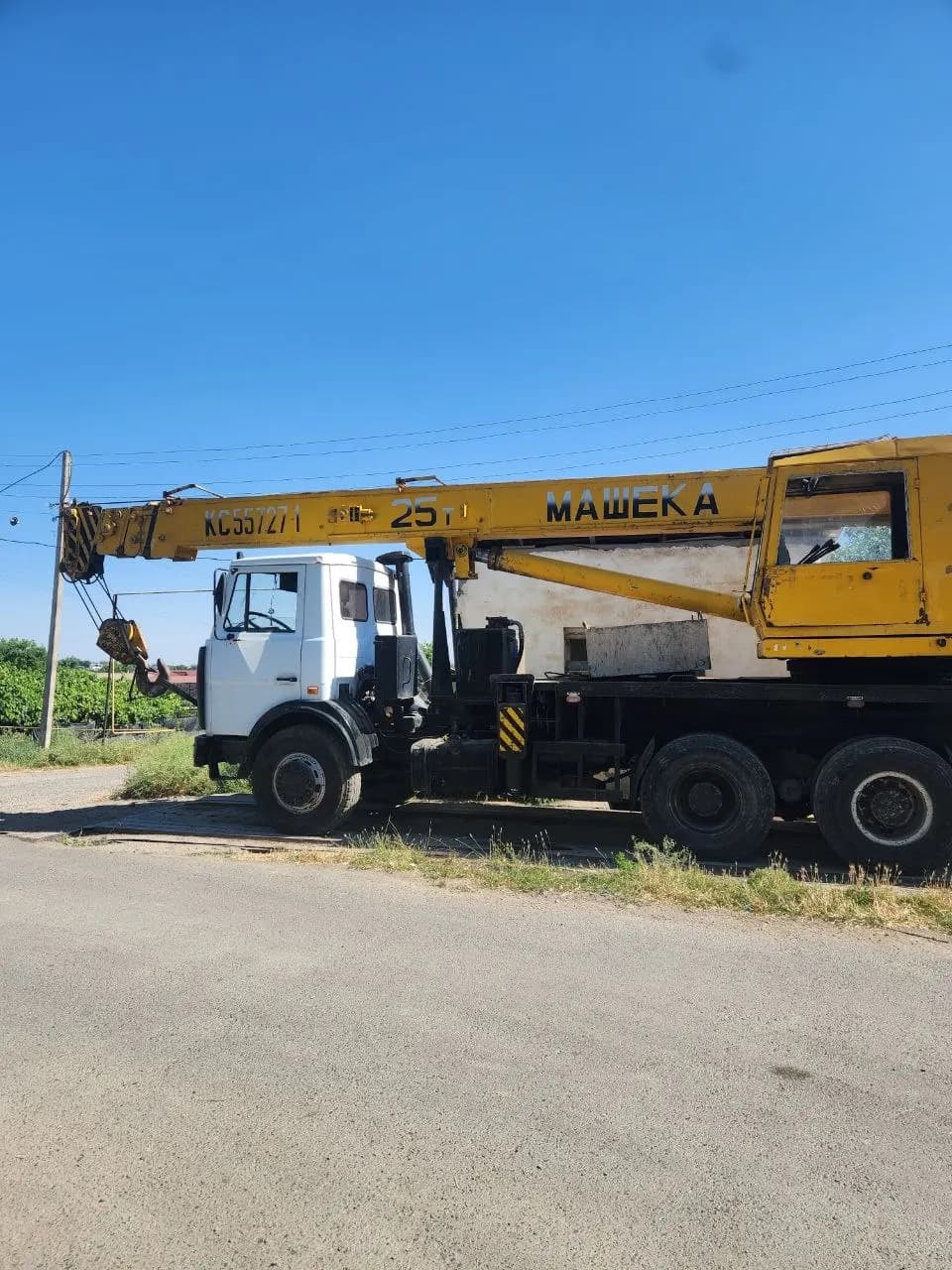 Kran sotiladiYili 2006 25t 28m