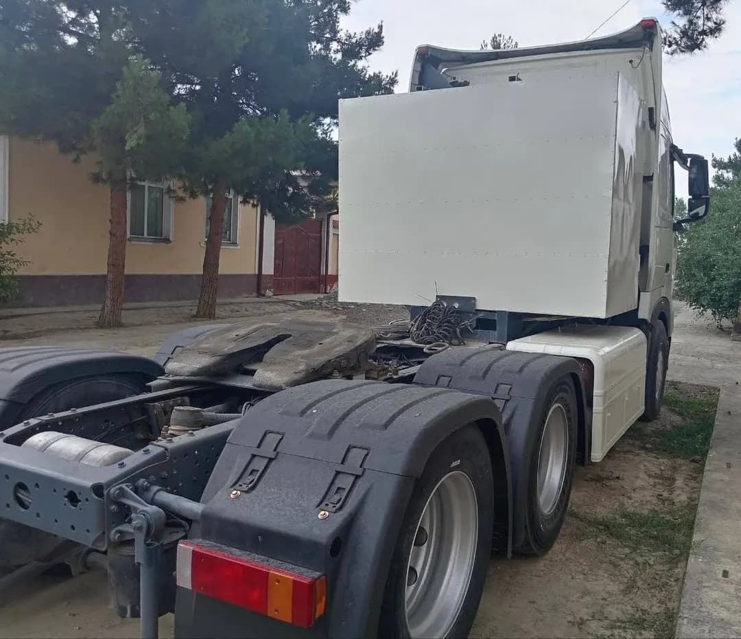 HOWO T7 430 EURO тягач 6х4